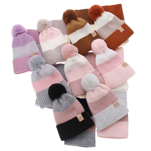 Pige vintersæt: hue og halsrør, brun, med garn pompon, Indiana