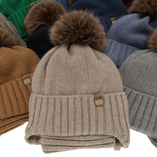Dreng vintersæt: hue og halsrør, beige, med garn pompon, Kayen