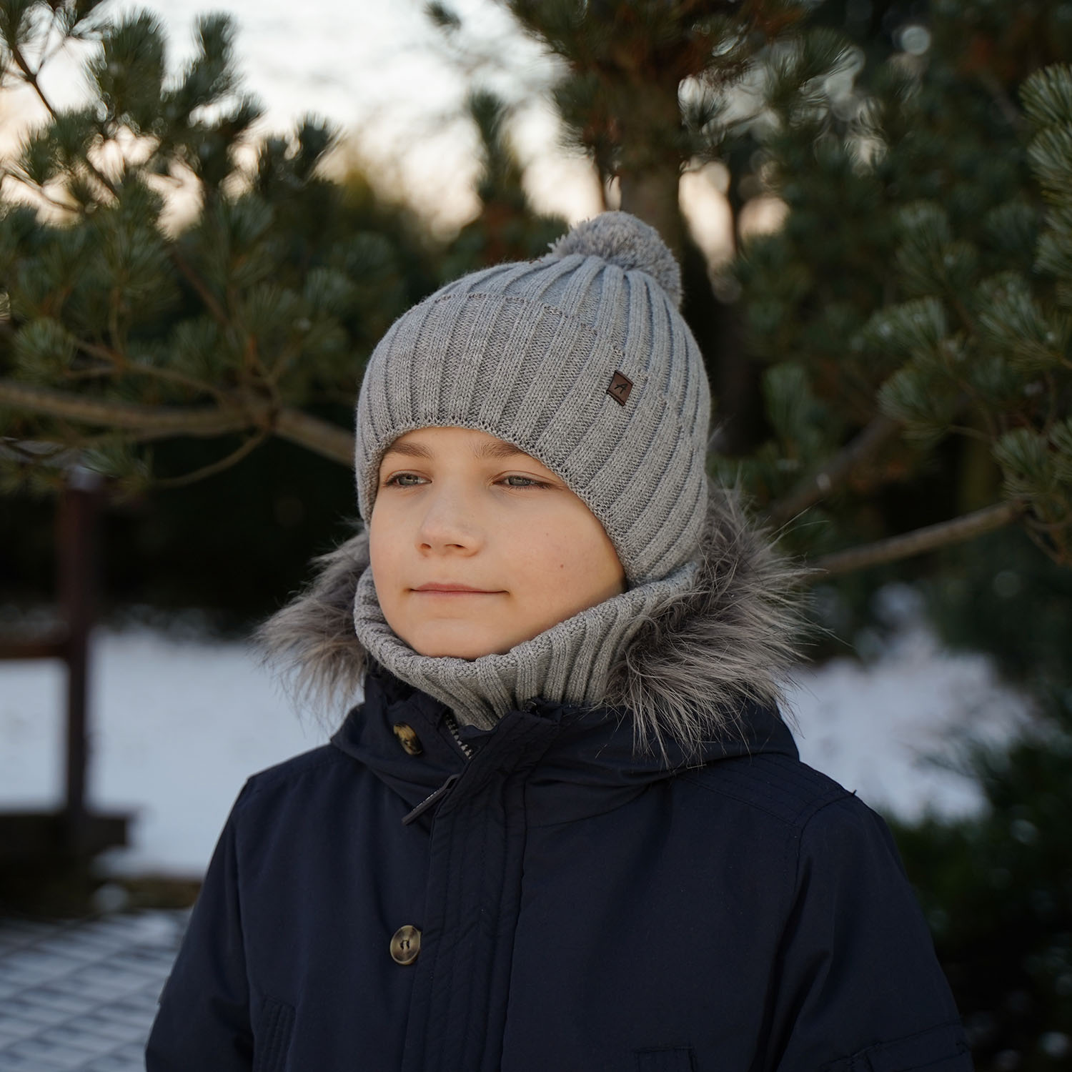 Dreng vintersæt: hue og halsrør, khaki, med garn pompon, Wiliam
