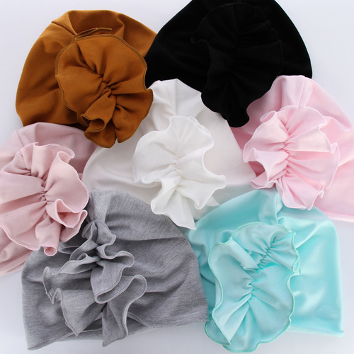 Pige efterår/forår hue, cremefarvet, bomuld, med dekorative rynkninger, Werka